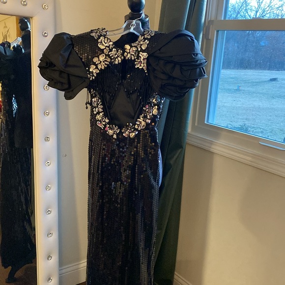 Vintage 90’s prom dress or event dress from Neiman Marcus. - Picture 2 of 9